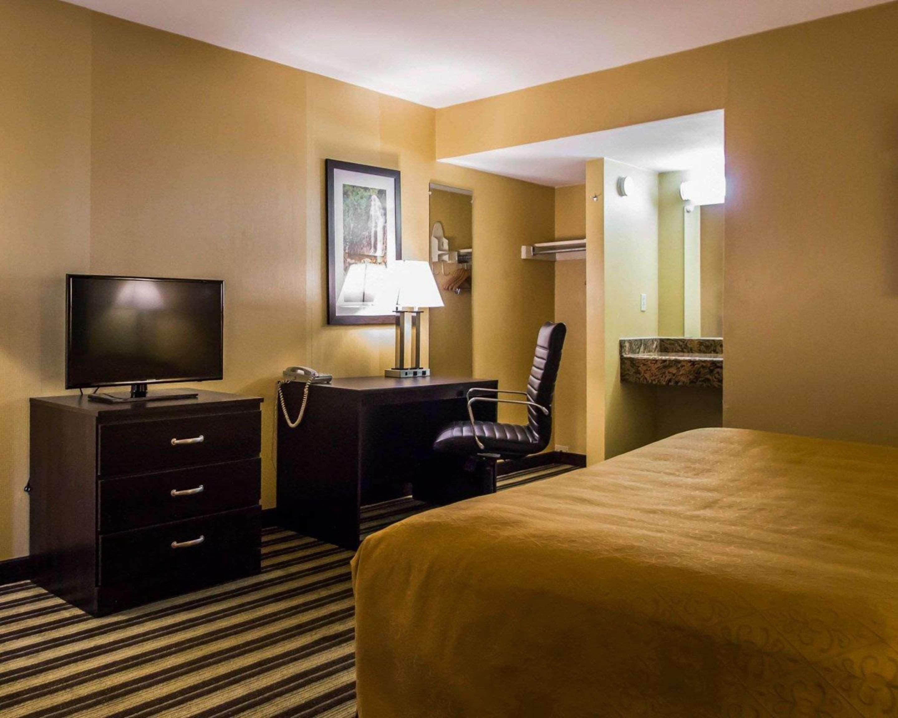 Quality Inn East Haven - New Haven Eksteriør billede